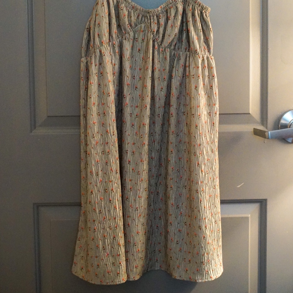 Seventeen Stars Flowy Green Dress